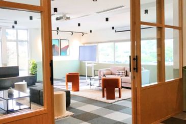 Medini 6 Serviced Office Got For 1-50 pax use MSC