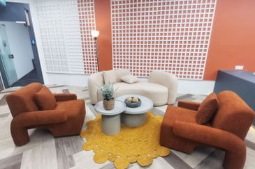 MyTown Serviced Office Available For 1-10 pax use 