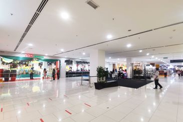 Quill City Mall LG Retail Unit 1151sf