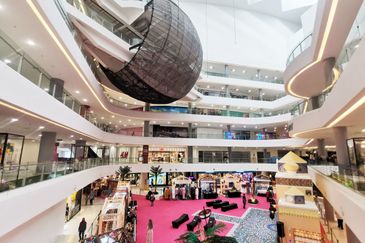 Quill City Mall LG Retail Unit 1151sf