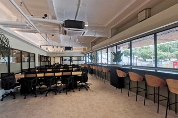 Syopz Mall Taylor’s Lakeside Serviced Office For 20 pax use Fully Furnished