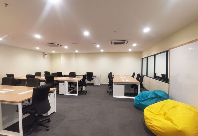 Syopz Mall Taylor’s Lakeside Serviced Office For 20 pax use Fully Furnished