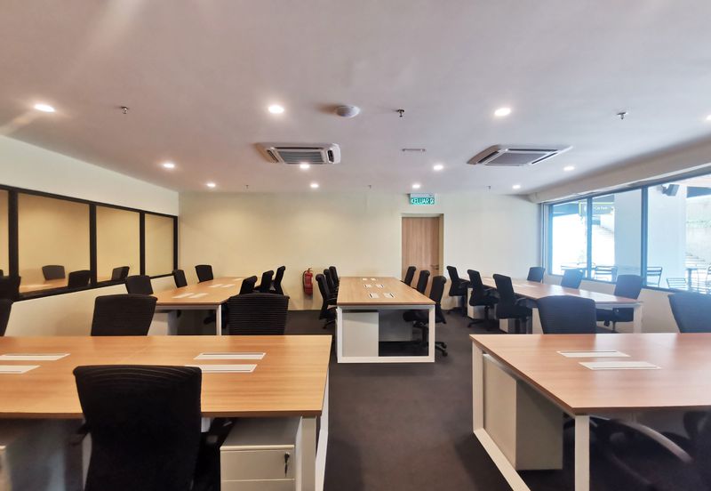 Syopz Mall Taylor’s Lakeside Serviced Office For 20 pax use Fully Furnished