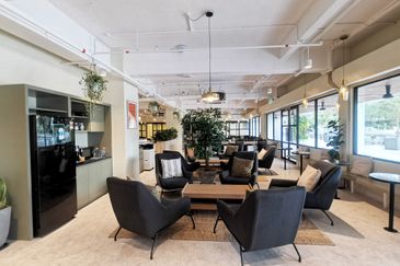 Syopz Mall Taylor’s Lakeside Serviced Office For 20 pax use Fully Furnished