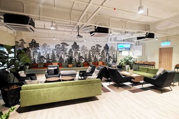 Syopz Mall Taylor’s Lakeside Serviced Office For 30 pax use Fully Furnished