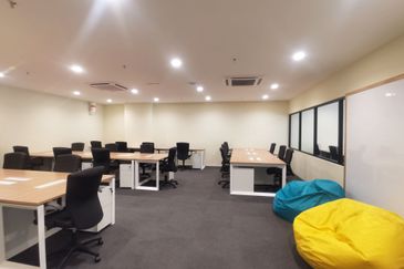 Syopz Mall Taylor’s Lakeside Serviced Office For 30 pax use Fully Furnished