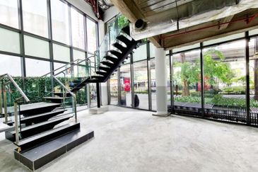 Menara AIA Sentral (formerly Menara Standard Chartered)