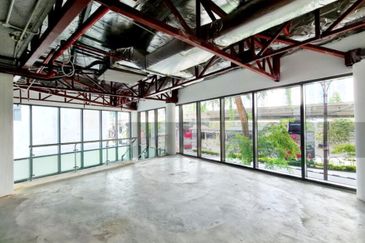 Menara AIA Sentral (formerly Menara Standard Chartered)