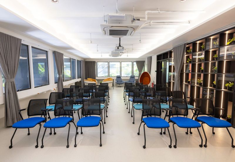 The Five @ Damansara Height Serviced Office For 66 pax use Next to MRT Station