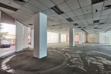 Warehouse @ Hicom-Glenmarie Industrial Park 20300sf