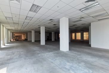 Warehouse @ Hicom-Glenmarie Industrial Park 20300sf
