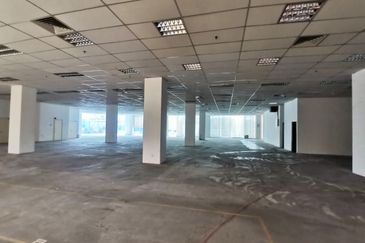 Warehouse @ Hicom-Glenmarie Industrial Park 20300sf
