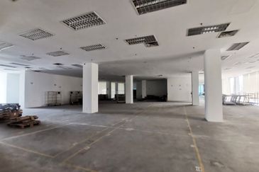 Warehouse @ Hicom-Glenmarie Industrial Park 20300sf