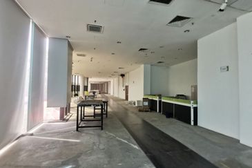 Warehouse @ Hicom-Glenmarie Industrial Park 20300sf