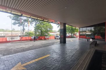 Warehouse @ Hicom-Glenmarie Industrial Park 20300sf