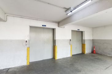 Warehouse @ Hicom-Glenmarie Industrial Park 20300sf