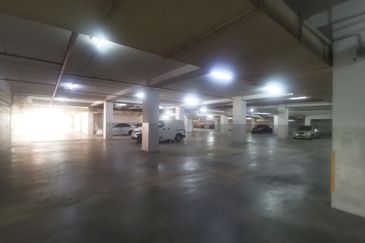 Warehouse @ Hicom-Glenmarie Industrial Park 20300sf