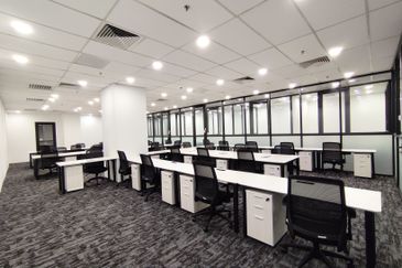  8 First Avenue @ Bandar Utama Serviced Office Available For 1-50 pax use MD Status Link to MRT Station