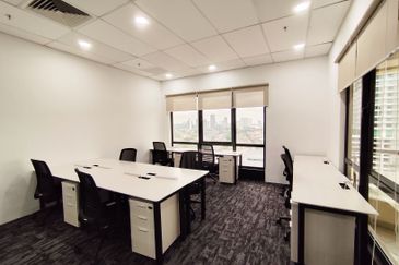  8 First Avenue @ Bandar Utama Serviced Office For 10 pax use MD Status Link to MRT Station