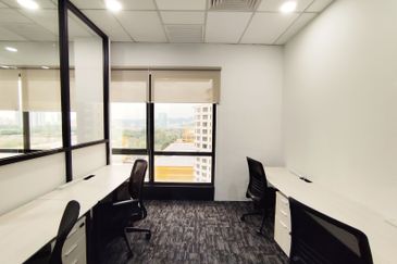  8 First Avenue @ Bandar Utama Serviced Office Available For 44 pax use MD Status Link to MRT Station