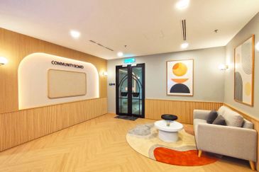  8 First Avenue @ Bandar Utama Serviced Office Available For 44 pax use MD Status Link to MRT Station