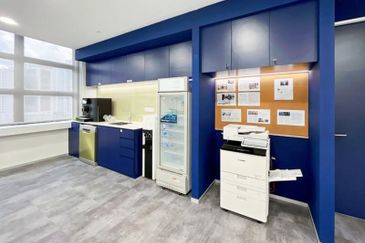 Menara Pelangi @ Johor Bahru Serviced Office For 10 pax use Connected to Plaza Pelangi mall