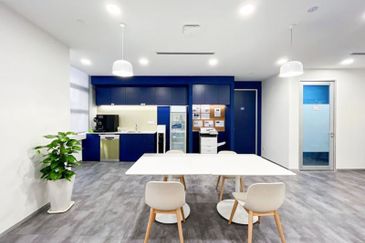 Menara Pelangi @ Johor Bahru Serviced Office For 10 pax use Connected to Plaza Pelangi mall