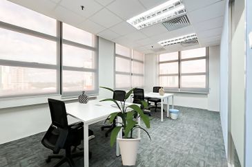 Menara Pelangi @ Johor Bahru Serviced Office For 10 pax use Connected to Plaza Pelangi mall