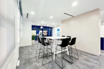 Menara Pelangi @ Johor Bahru Serviced Office Available For 1-10 pax use Connected to Plaza Pelangi mall