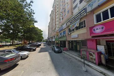 2-Storey Corner Shop Lot for Sale @ Suria Kinara Puchong with ready tenants