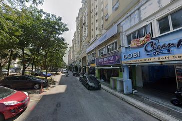 2-Storey Corner Shop Lot for Sale @ Suria Kinara Puchong with ready tenants