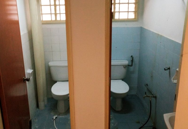 PJ SS3 Freehold 3.5 Storey Shop Office For Sale