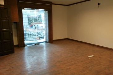 PJ SS3 Freehold 3.5 Storey Shop Office For Sale