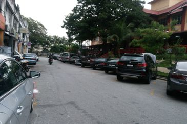 PJ SS3 Freehold 3.5 Storey Shop Office For Sale