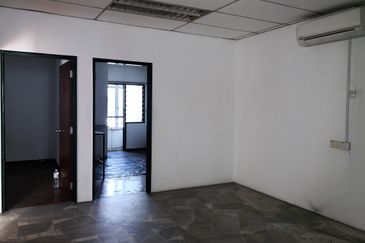 PJ SS3 Freehold 3.5 Storey Shop Office For Sale