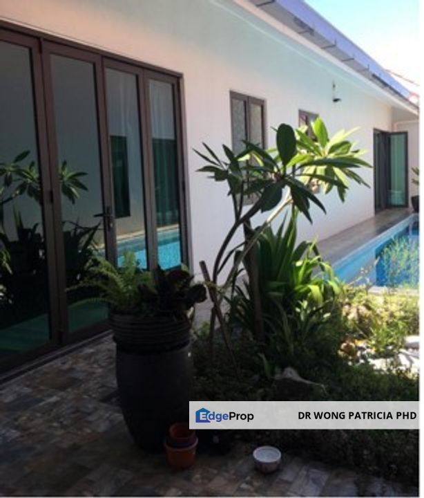 Very cheap, Courtyard Villa with POOL, 10R 6B, 2 Buildings, Pantai Bagan Lalang, 43950 Tanjong Sepat, Selangor, Selangor, Tanjong Sepat