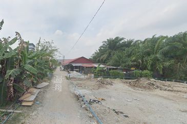 Land, 2.1 acres, Jalan Masjid, Batu 9, Kampung Kebun Baru, 42500 Telok Panglima Garang, Selangor