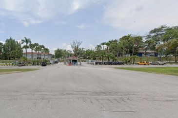 Sungai Gumut ( Lembah Beringin )