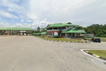 Sungai Gumut ( Lembah Beringin )