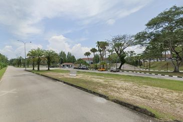 Sungai Gumut ( Lembah Beringin )