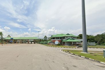 Sungai Gumut ( Lembah Beringin )