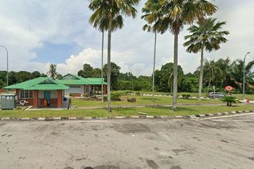 Sungai Gumut ( Lembah Beringin )