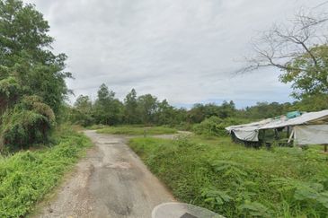 Sungai Gumut ( Lembah Beringin )