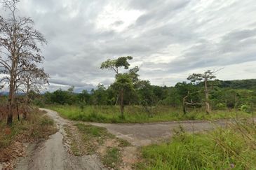 Sungai Gumut ( Lembah Beringin )