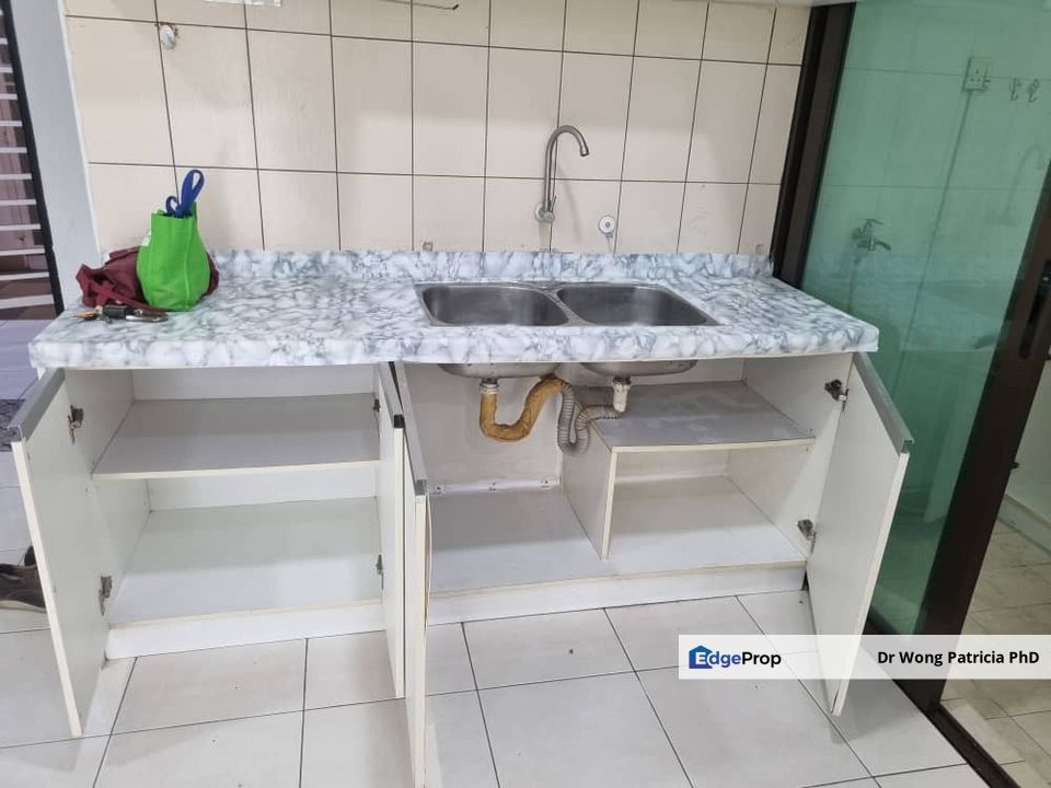 Condo, Very cheap now, 4R 2B, Main Road, Indah Alam Condo, next to Tropicana Metropark, MSU & Aeon Mall Shah Alam, Selangor, Shah Alam
