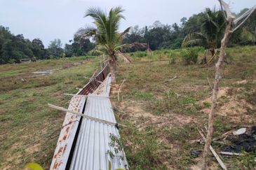 Beach Land, 6 acres, Off Jalan Pantai Hiburan, Kampung Pulau Lang, 26800 Kuala Rompin, Pahang