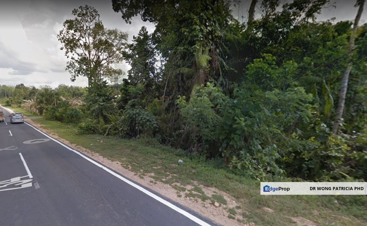 Agriculture Land, : Very cheap, Main Road, 2.2 acres,  Jalan Jerantut to Kuala Lipis, Kampung Guai 27020 Jerantut Pahang, Pahang, Jerantut