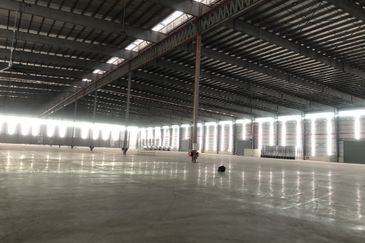 Bukit Raja 200k sf Grade A Loading Bay Warehouse for RENT