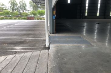 Bukit Raja 200k sf Grade A Loading Bay Warehouse for RENT