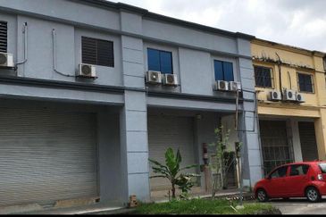 1.5 storey link factory in Shah Alam Technology Park, Sek 33, Shah Alam for Sales Rm980,000